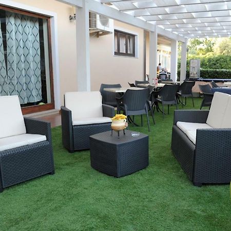 Hotel Marina Badesi Zewnętrze zdjęcie