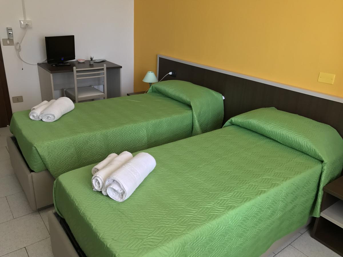 Hotel Marina Badesi Zewnętrze zdjęcie