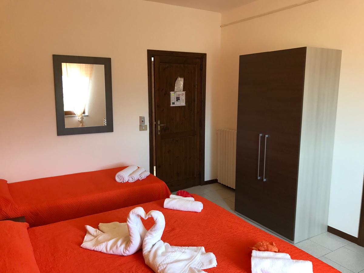 Hotel Marina Badesi Zewnętrze zdjęcie